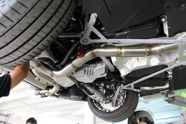 F87 M2 Competition Signature Exhaust System includes Active F-brace (Carbon Tips)